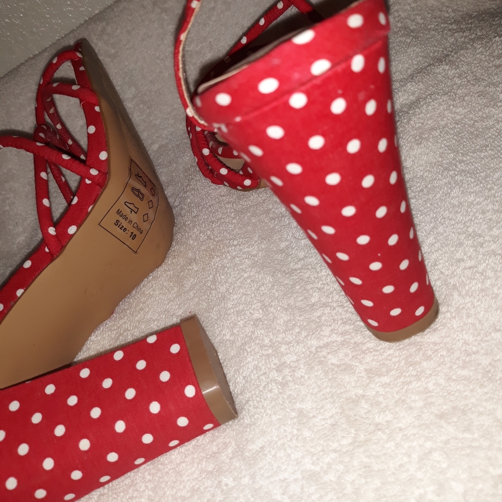 Heels - Picture 2 of 2